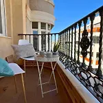 Sunny Flat 500 Metres From The - Centre *