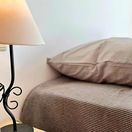 Sunny Flat 500 Metres From The - Centre Apartment *