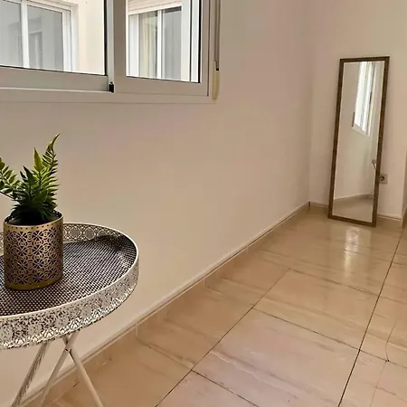 Sunny Flat 500 Metres From The - Centre Apartment