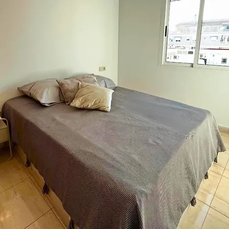 Apartment Sunny Flat 500 Metres From The - Centre