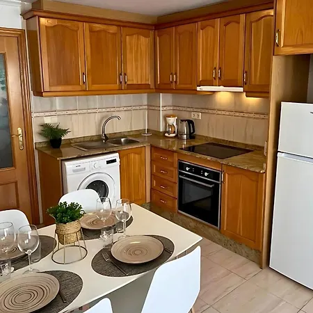 Apartment Sunny Flat 500 Metres From The - Centre
