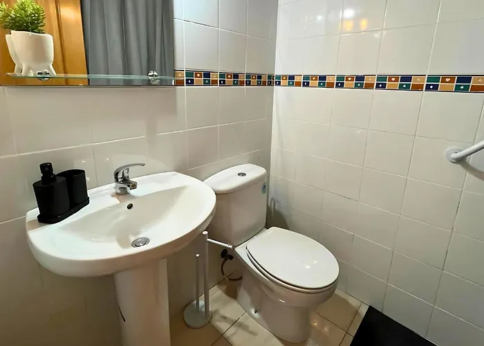 Sunny Flat 500 Metres From The - Centre