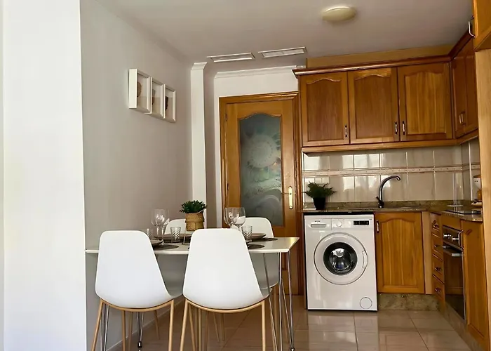 Sunny Flat 500 Metres From The - Centre Apartman *